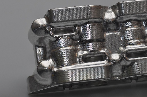 https://www.k-kern.de/content/igal/prototypen-03prototypenfertigung-q8l421-xl-339_aus_dem_vollen_gefraest_automobilteil_gehaeuse_abgezeilt_auf_5-achs-BY2QZ6-L-339.jpg