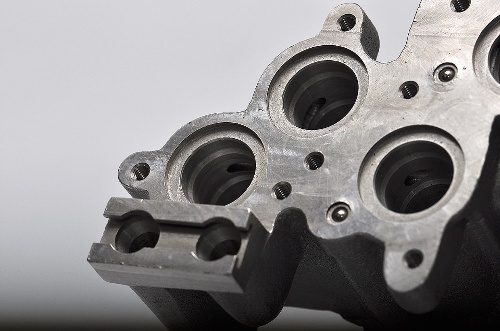 https://www.k-kern.de/content/igal/prototypen-04prototypenfertigung-9ctekv-xl-338_automobilteil_getriebeteil_fertigung_schieberbohrung_honen_reiben-585EJ7-L-338.jpg