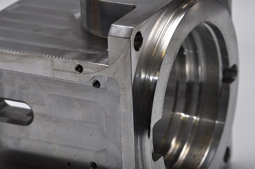 https://www.k-kern.de/content/igal/prototypen-05prototypenfertigung-enyw1k-xl-337_grossbauteile_und_kleinteile_alles_ist_moeglich_praezise_genau_kern_hermle-UDO43H-L-337.jpg